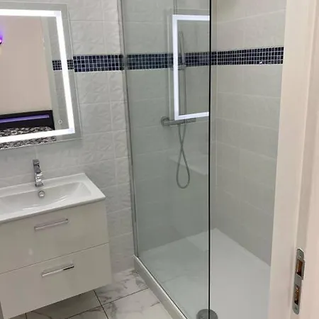 Loue 40 M2 Avec Son Patio Jacuzzi Appartamento *