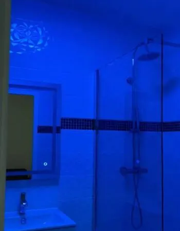 Appartamento Loue 40 M2 Avec Son Patio Jacuzzi *