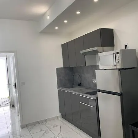 Loue 40 M2 Avec Son Patio Jacuzzi Appartamento *