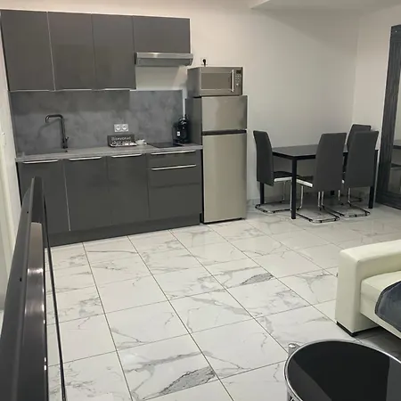 Loue 40 M2 Avec Son Patio Jacuzzi * Agde