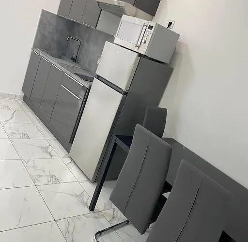 Apartmán Loue 40 M2 Avec Son Patio Jacuzzi